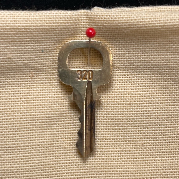 #320 Authentic Louis Vuitton lock & key - Picture 5 of 5